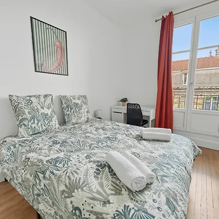 T4 Elegant Et Lumineux Coeur De Ville, Balcon Apartman