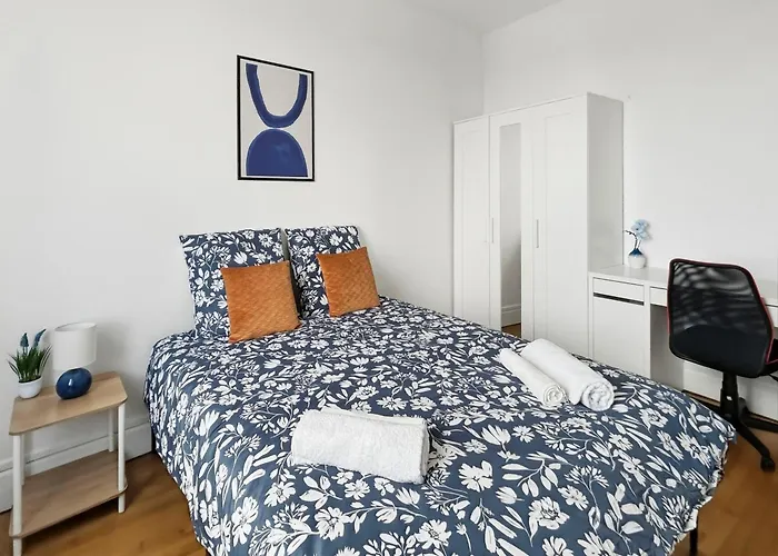 T4 Elegant Et Lumineux Coeur De Ville, Balcon Апартаменты Труа