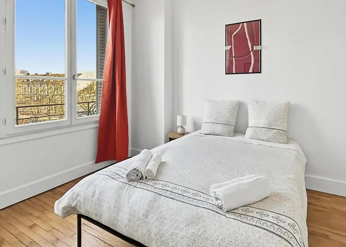 T4 Elegant Et Lumineux Coeur De Ville, Balcon Апартаменты Труа