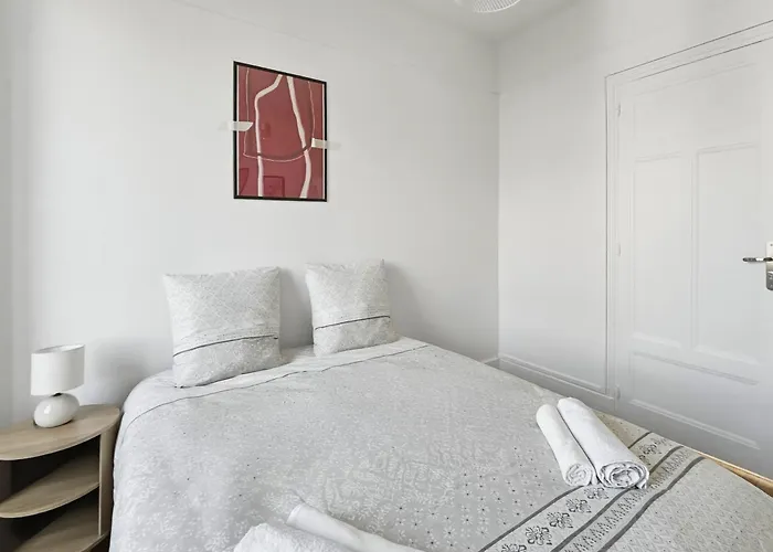 T4 Elegant Et Lumineux Coeur De Ville, Balcon Апартаменты Труа