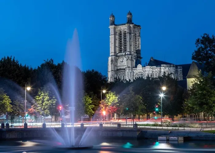 T4 Elegant Et Lumineux Coeur De Ville, Balcon Апартаменты Труа